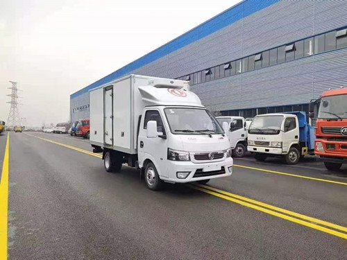 东风途逸国六蓝牌柴油3.5米向冷藏车价钱多少冷藏车