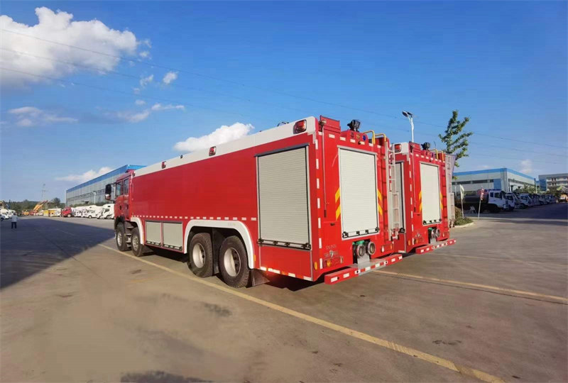 豪沃25吨水罐消防车探索实力与安全的新边界