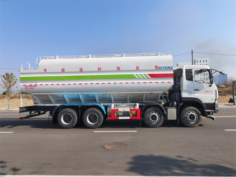 东风天龙天然气LNG四轴44立方散装饲料车助力养殖事业