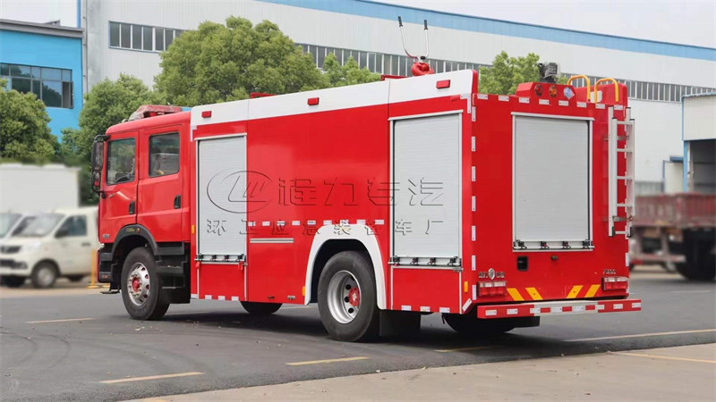 国六东风D9六吨水罐消防车企业消防新选择